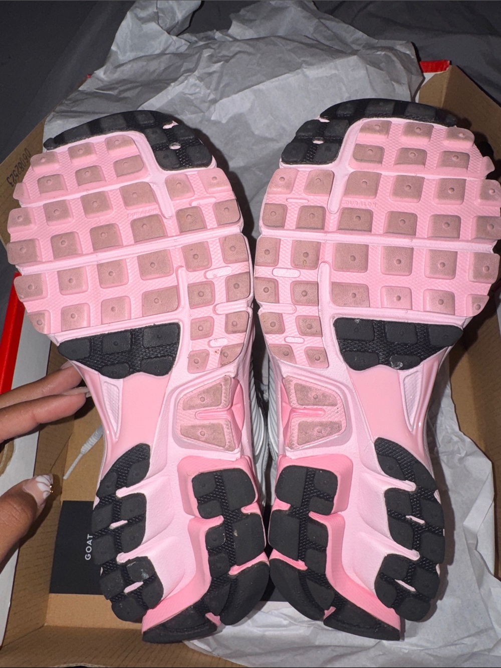 Nike Vomeros Women’s Gray and Pink Athletic Running Shoes - Picture 2 of 3